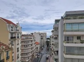 HENRI CAMILLE RE - Versailles - 2 bedrooms apt - city center and sea view