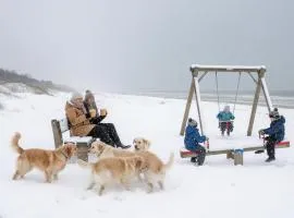 Cozy, Chic Room Near Beach & Cafés