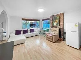 MetaWise Cozy Family Room4 in Shared Home Free Parking