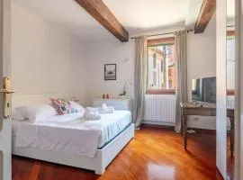 Bologna Centro 12 People and Terrace over 170 mq