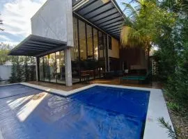 Casa em Condomínio de luxo, ao lado do Autódromo de Goiânia