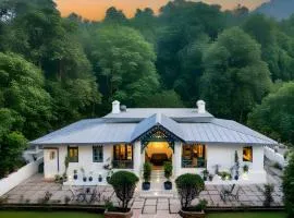 StayVista at The Emily Chalet 7 BR House in Nainital with Bonfire, BBQ