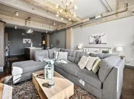 Luxury Magnolia Flat - Gym, Pool Access, Free Valet, Downtown