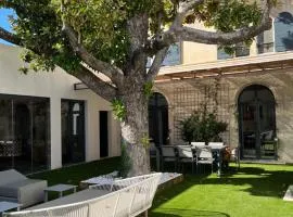 Villa cœur de ville avec piscine