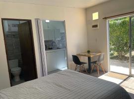 Colinas House, &kappa;&alpha;&tau;ά&lambda;&upsilon;&mu;&alpha; &mu;&epsilon; &kappa;&omicron;&upsilon;&zeta;ί&nu;&alpha; &sigma;&epsilon; Ciudad de la Costa