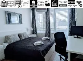 E2 Luxury OldTown Apt - 2x Parking, Foodstore, PCscreen, Netflix, Unlimited Music, Crib, BabyChair, FastWifi, Aircon