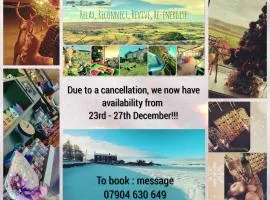 Stones Cottage Farm, nr Haworth, family friendly, work friendly, gaming barn, crafting, free wifi, free parking, EV point