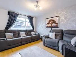 Middleton 4 Bed Free Parking Long stays