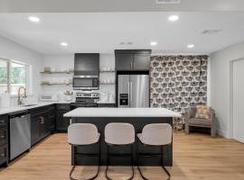 Fire Pit Grill Hammock King Bed, Hotel in Spring