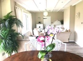 Hilly Haven & Luxury Wagon in the Forest of Dean, hotel in Newland