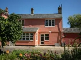 Spacious 3 bedroom country house