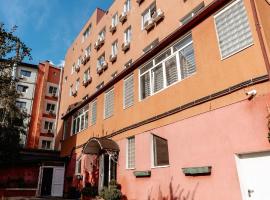 Hotel Strelitia, hotel poblíž Mezinárodní letiště Timișoara Traian Vuia - TSR, Temešvár