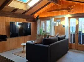 Peaceful Alpine Home with a View & Whirlpool