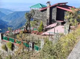 VEENU'S COTTAGE-views heater bonfire barbeque wifi MUSSOORIE