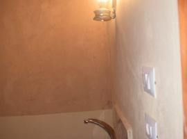 فندق دار الزيتون, hotel in ‘Ezbet el-Râ‘l el-Kharâba