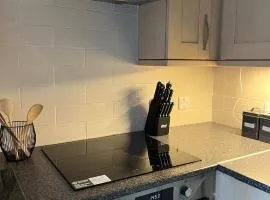 2 Bedroom Flat Free Parking Close to Gatwick