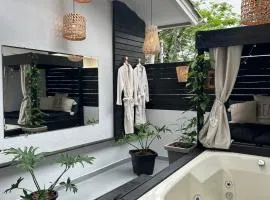 Flat 300m da Praia e Roda Gigante 2 andar com jacuzzi privativa