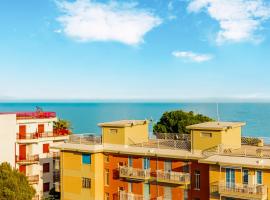 Blue Sky House, hotel in Ceriale