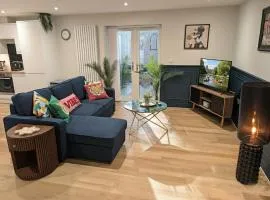 Luxury 1 bed new-build house near Science & Business parks