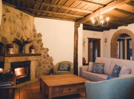 Casa Rural La Vega Piscina, naturaleza y vistas, hotel in San Vicente de Alcántara