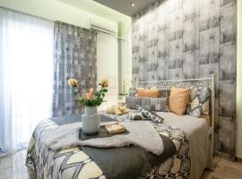 Golden Aurora - Modern Apartment in Egaleo-Athens, hotel en Atenas