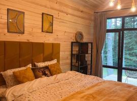 Zarevo Glamping Forest Houses, chalet a Skobelevo