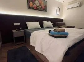 Omaxe trade centre alpha 2