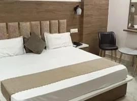 aluxor hotel and Restaurant