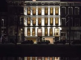 Maurits Apartments & Suites