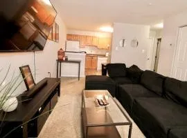Spacious 1BR with Full Kitchen & Laundry