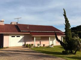 Omma's Haus - Casa de Vó perto de Gramado, Hotel in Morro Reuter