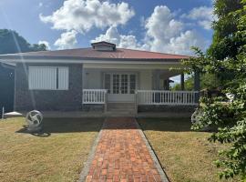 Villa Valey, spacious and authentic, hotel in Le Lamentin