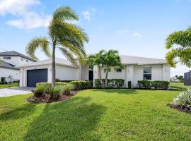 Azul Tortuga - 4 Bedroom Waterfront Home for Families, Hotel in Cape Coral