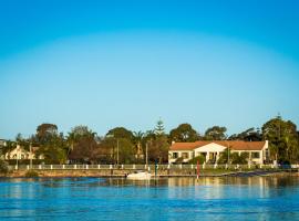 Aquarius Merimbula, hotel with hot tubs in Merimbula