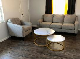 Lovely peaceful place minutes from the beach!, hotel a Bradenton