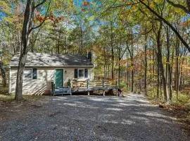 A Humble Abode - - Pet Friendly, Fire Pit, Deck, Grill, Wood Stove, Games, Wifi, 6 acres