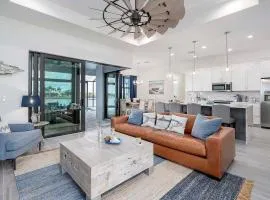 Castaway Cape - Luxury Rental with Outdoor Kitchen