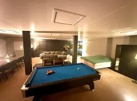 Studio with Pool Table and Optional Sauna & Hot Tub