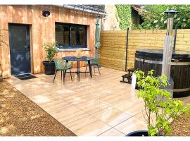 Chalet bain nordique - Calm & relax - Wifi-Netflix-AppleTV-Canal, hôtel à Bellême