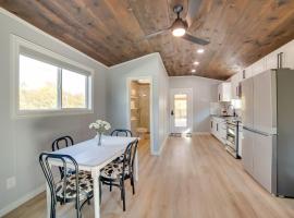 Lake Fork Studio w/ Boat Ramp | A Loft, hotell i Emory