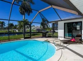 Hidden Gem-Walking Distance to Downtown Cape Coral