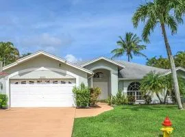 Hideaway 4 bedroom with den, 2 bathroom located on