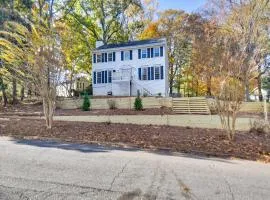 Fully Updated! Suburb Stay Near Sugarloaf Mills