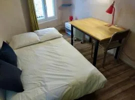 Chambre avec salle de bain privative centre d'Aix