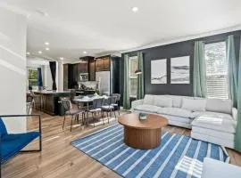 Luxe King 3BR Townhouse Mins to Uptown CLT