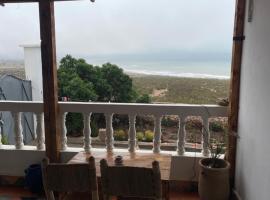 Suite privée vue sur le océan, Hotel in Ouassane