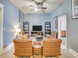 1 Mi to Lake Michigan! Urban Racine Apartment