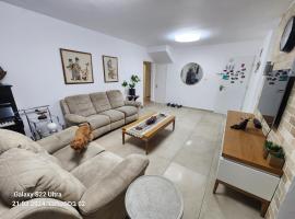 דירה לאירוח בכרמיאל מלון, Hotel in Karmi’el