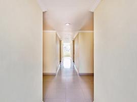 Super Hotel O Golden Hive Madhapur Near Shilparamam, hotel in Hyderabad