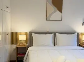 Boho Coastal Retreat with Jacuzzi, 1 min to Beach